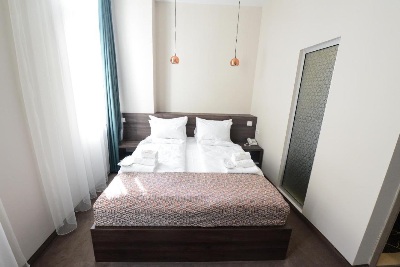 Hotel Cara 28 Skopje Exterior photo