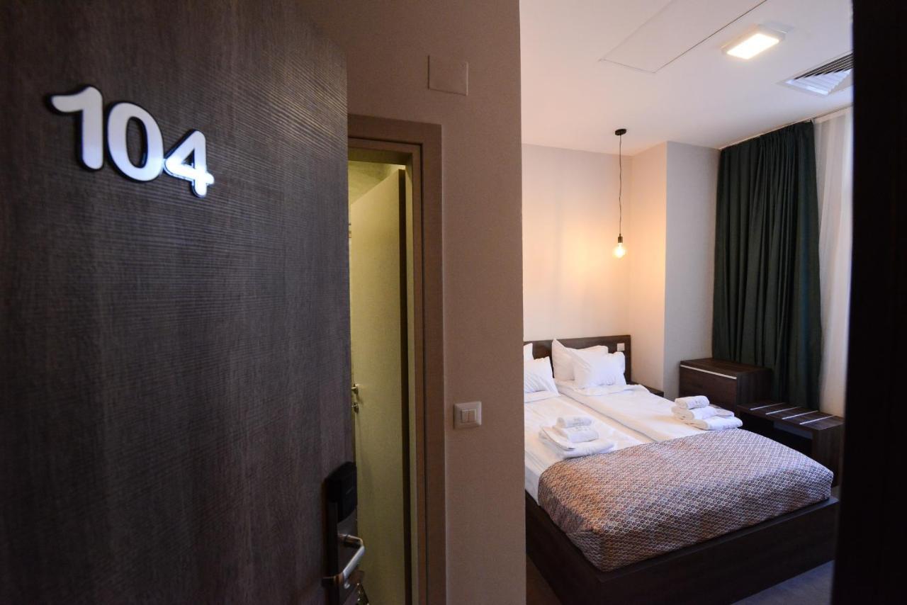Hotel Cara 28 Skopje Exterior photo